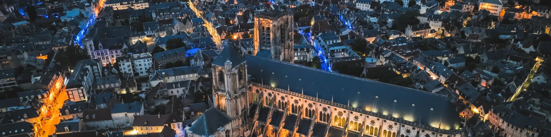 Bourges, Saint-Étienne Cathedral by night｜Ad2t Du Cher