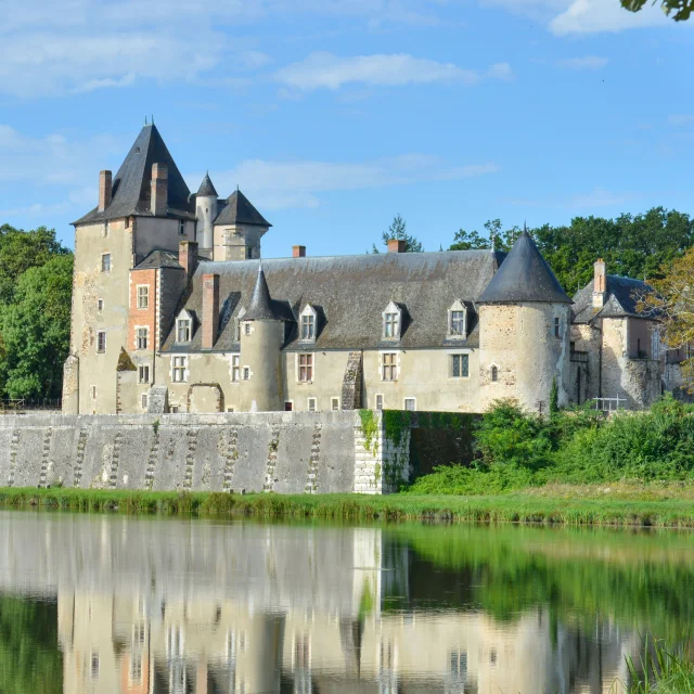 Château de La Chapelle d'Angillon｜Route Jacques Cœur