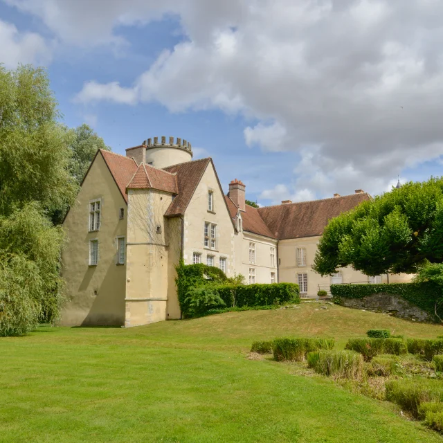 Parc et château de Pesselières｜Route Jacques Cœur